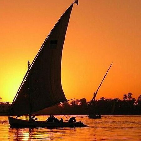 Golden Palace Nile View - Appartment Luxor Luaran gambar