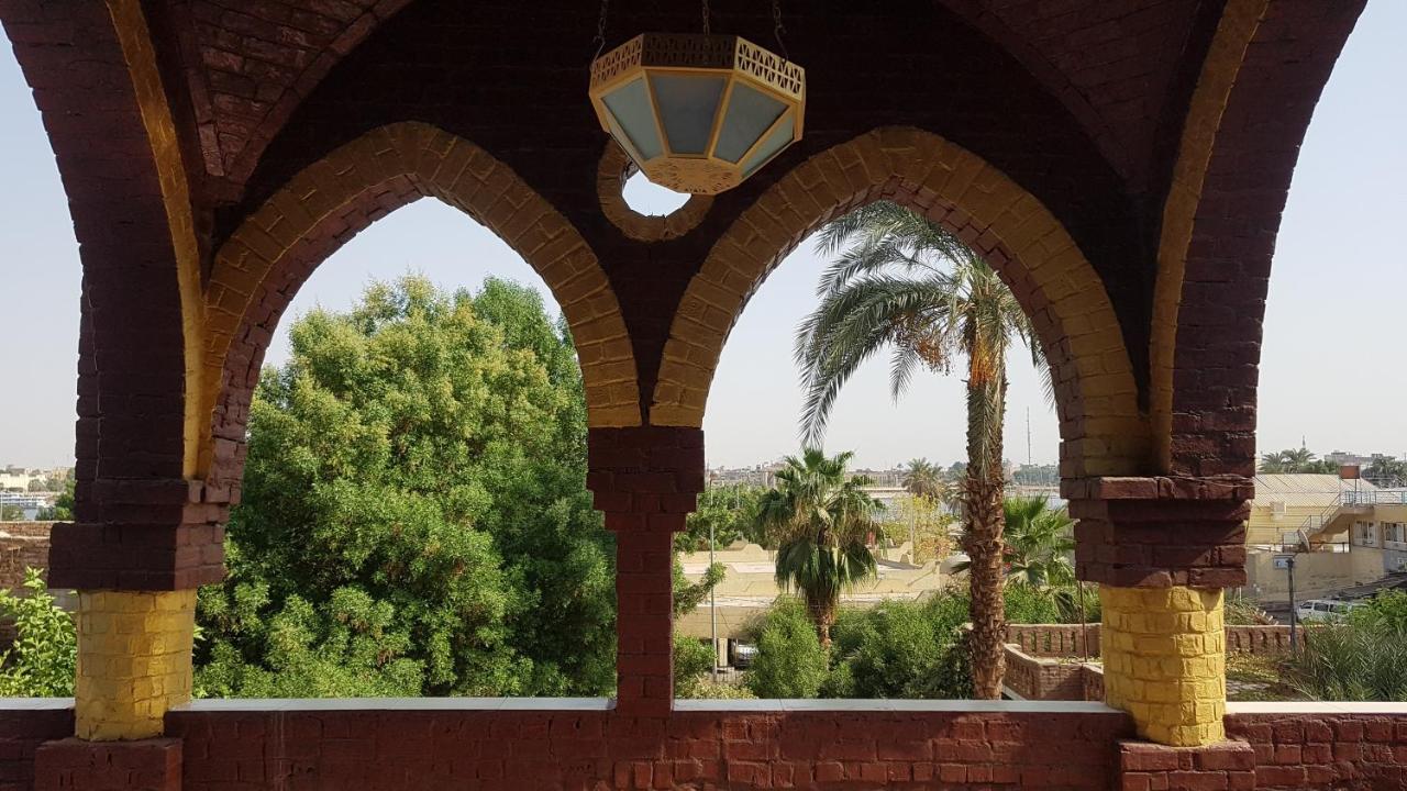 Golden Palace Nile View - Appartment Luxor Luaran gambar